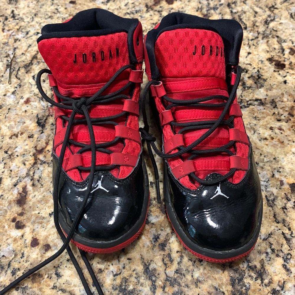 Great condition Size 1 Boys Jordans